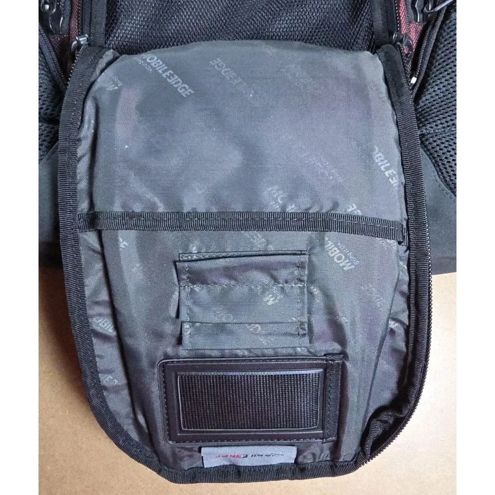MobilEdge Bring It On Premium Gamer Backpack Gaming Safe Travel‎ Bag Padded